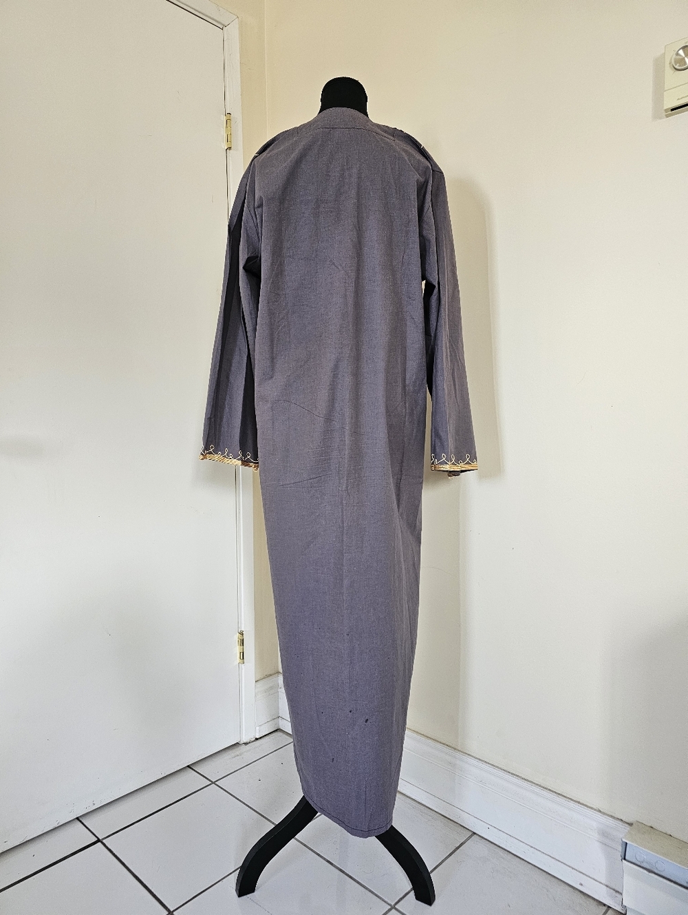 VINTAGE EMBROIDERED CAFTAN - Picture 8 of 15